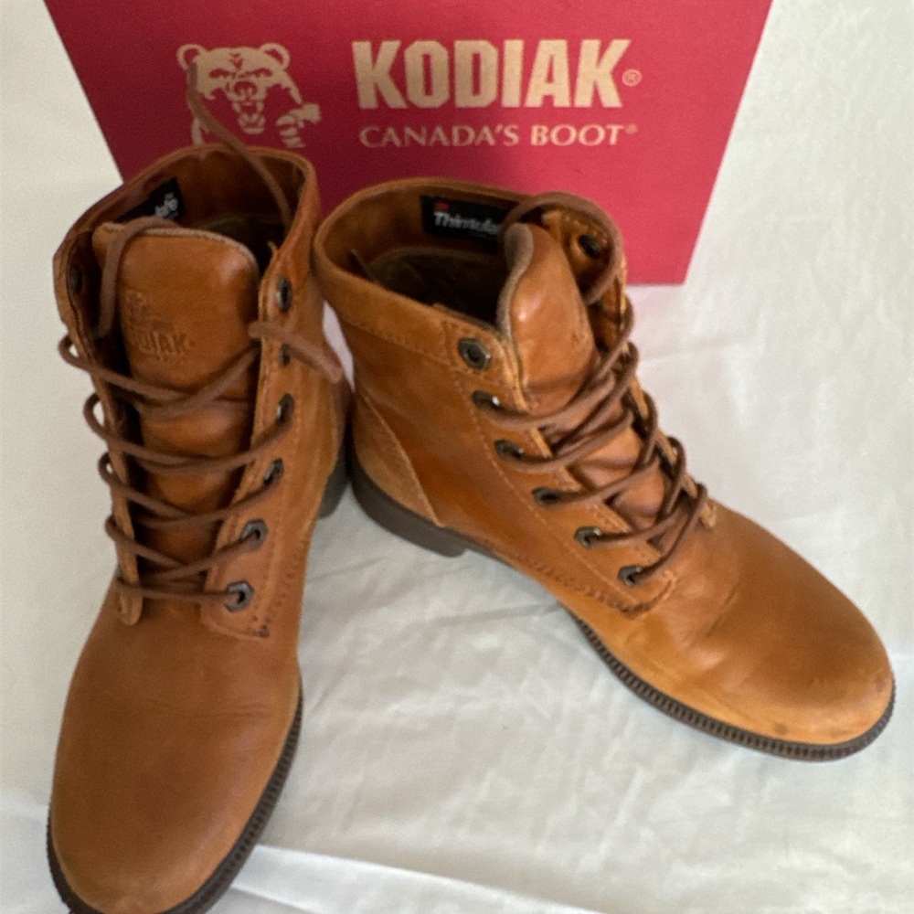 Kodiak Women’s Tan Leather Boots. USED with Box.
7.5